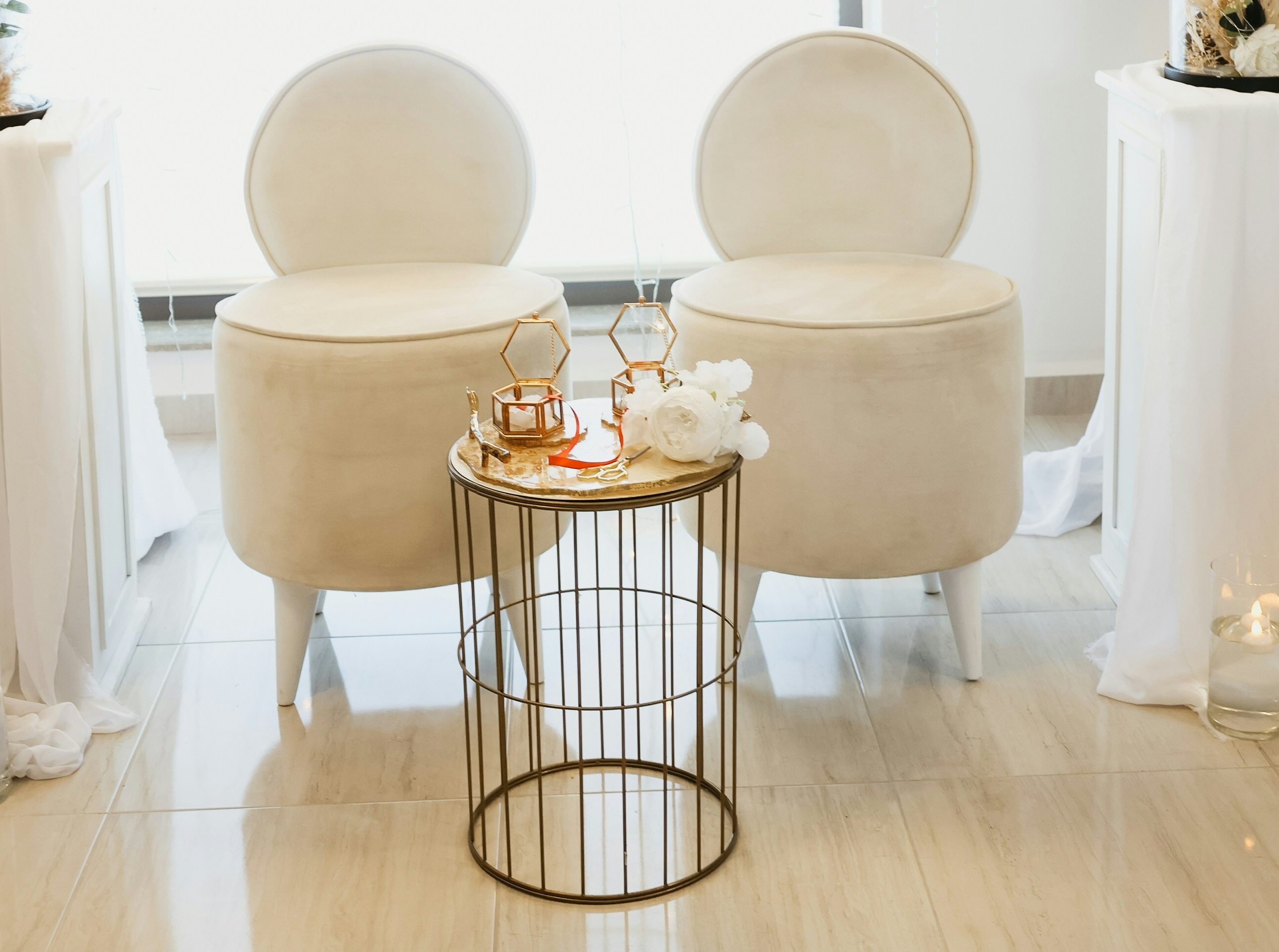 Luxury wedding decor in ivory and gold